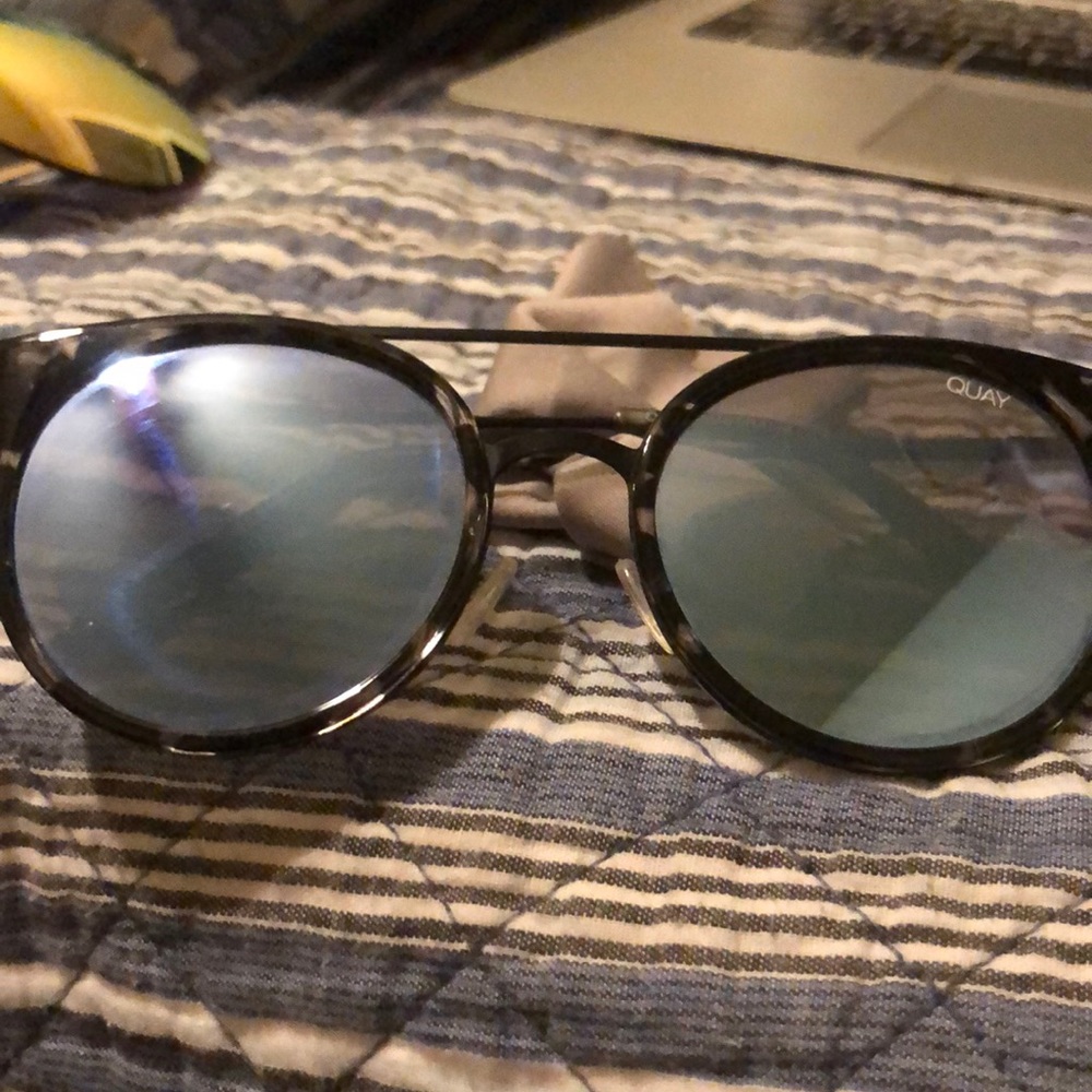 Quay australia black tortoise sunglasses